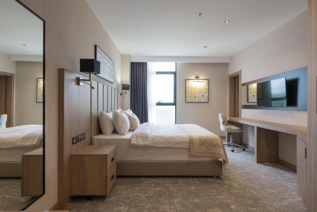 Ramada Plaza By Wyndham Batman Hotel Buitenkant foto