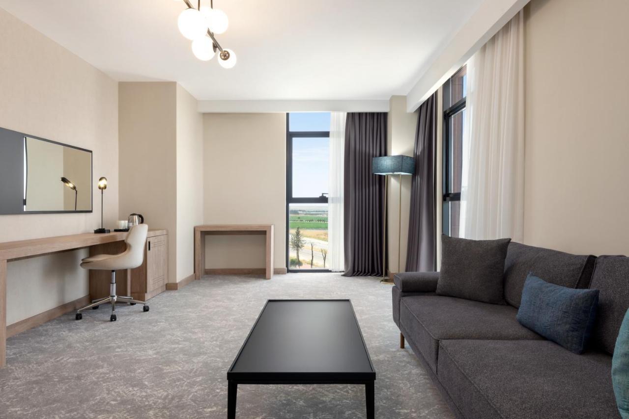 Ramada Plaza By Wyndham Batman Hotel Buitenkant foto