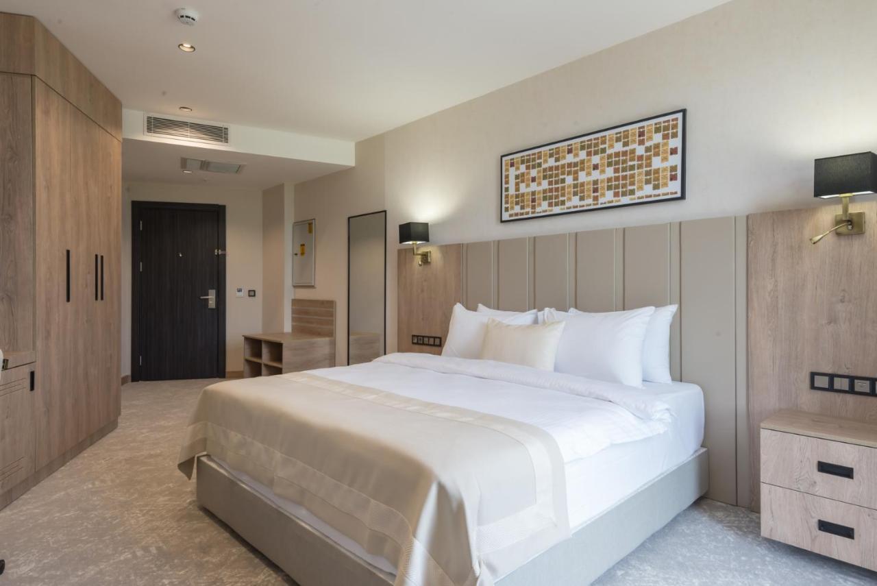 Ramada Plaza By Wyndham Batman Hotel Buitenkant foto