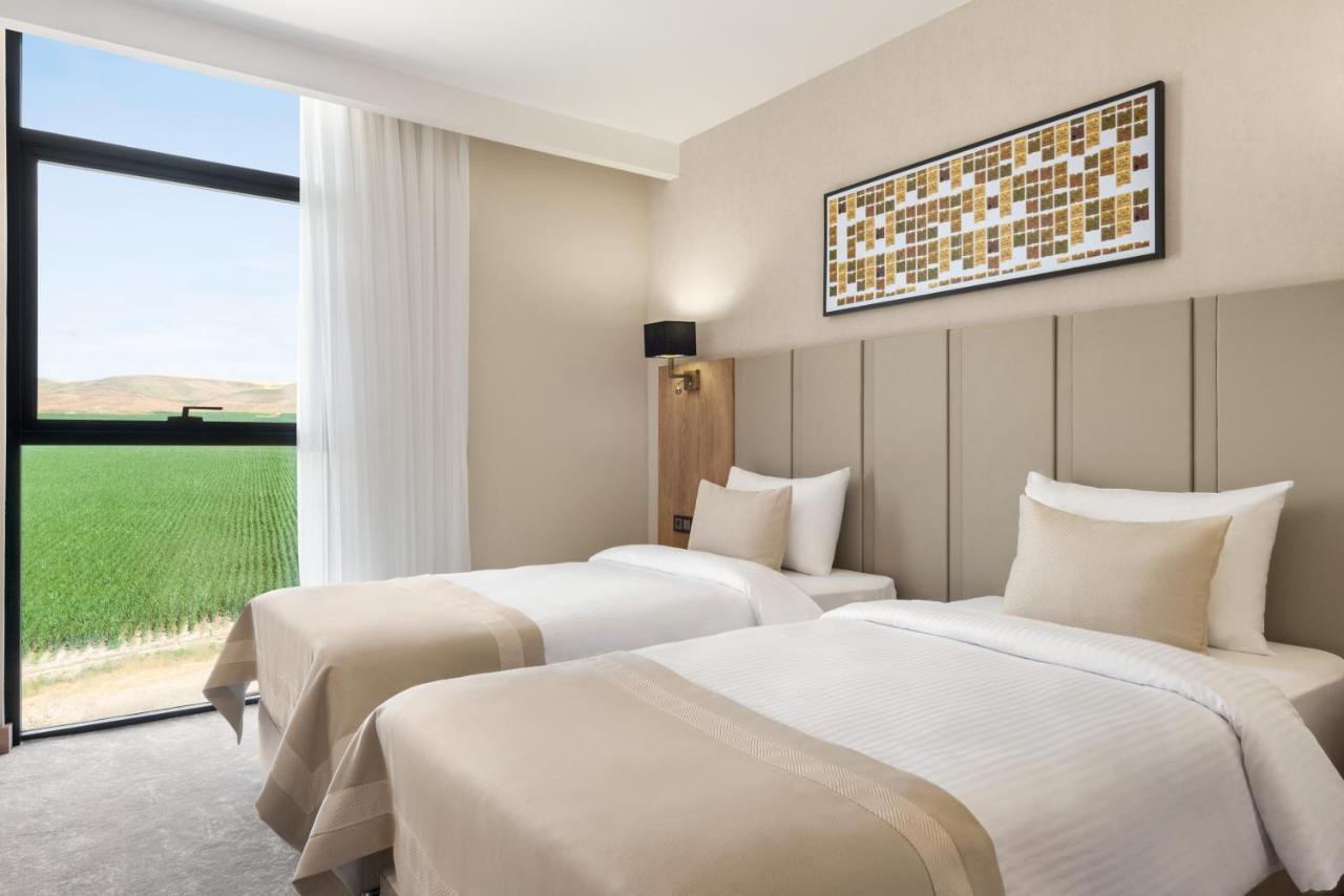 Ramada Plaza By Wyndham Batman Hotel Buitenkant foto
