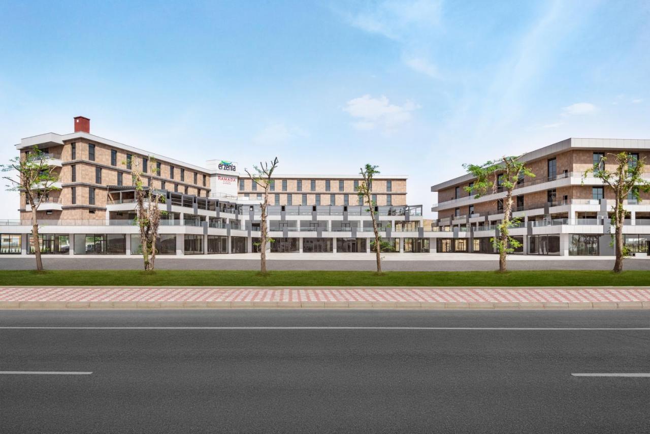 Ramada Plaza By Wyndham Batman Hotel Buitenkant foto