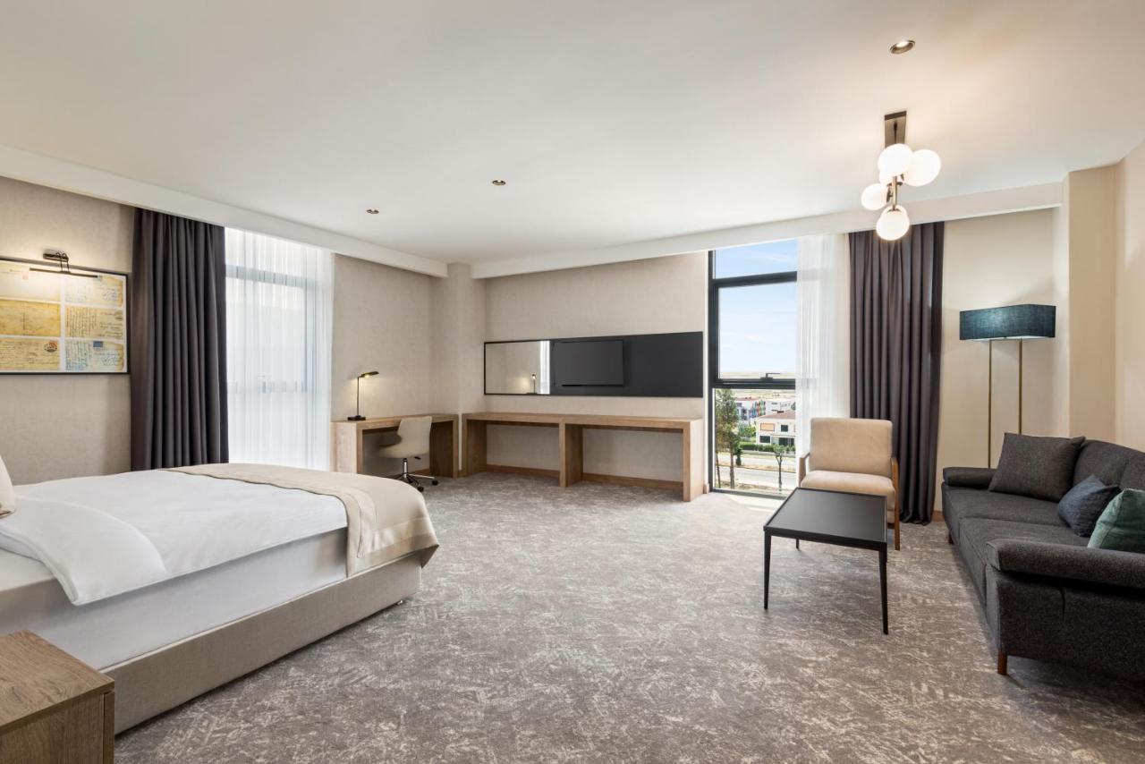 Ramada Plaza By Wyndham Batman Hotel Buitenkant foto