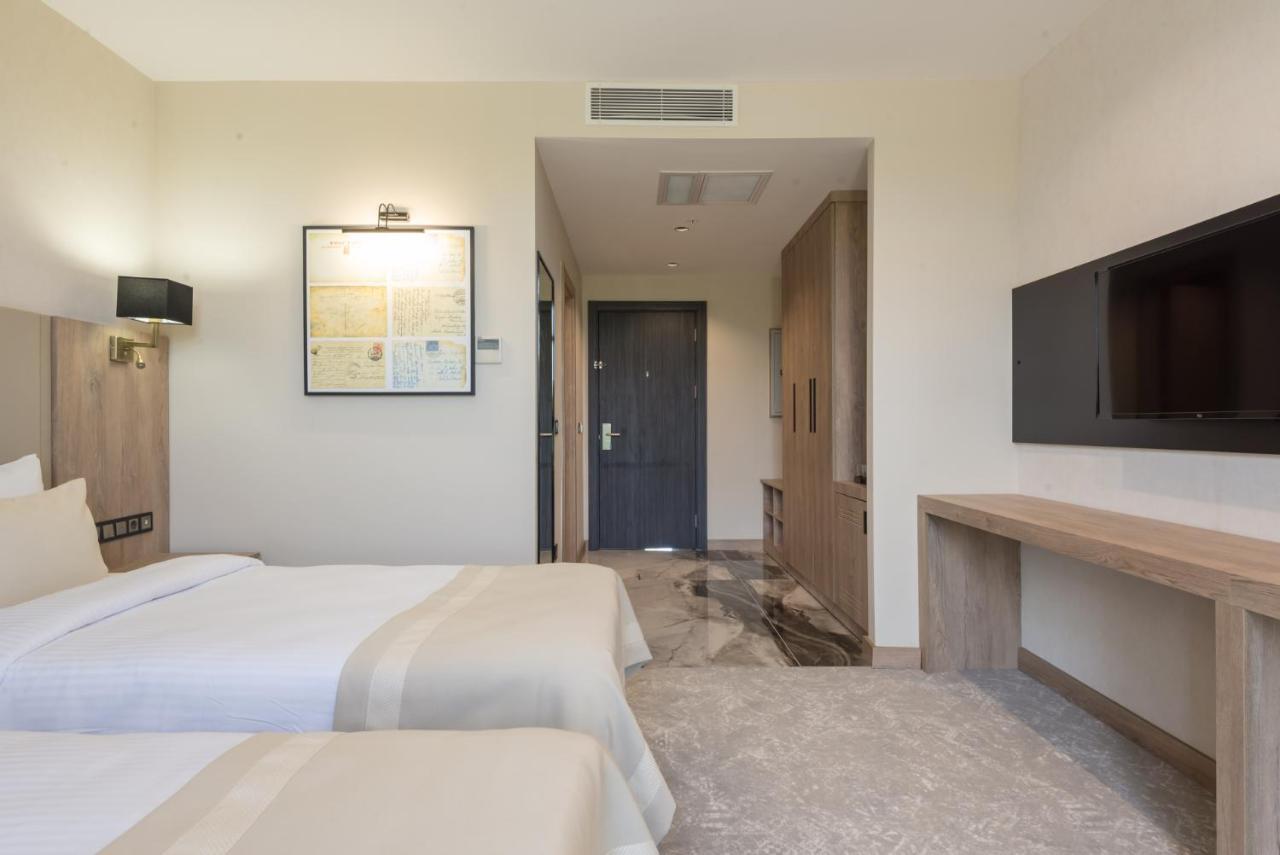 Ramada Plaza By Wyndham Batman Hotel Buitenkant foto