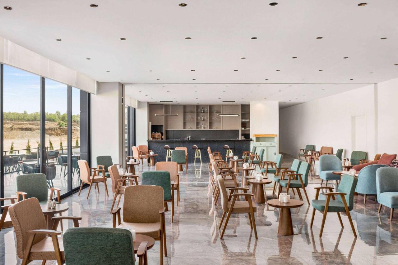 Ramada Plaza By Wyndham Batman Hotel Buitenkant foto