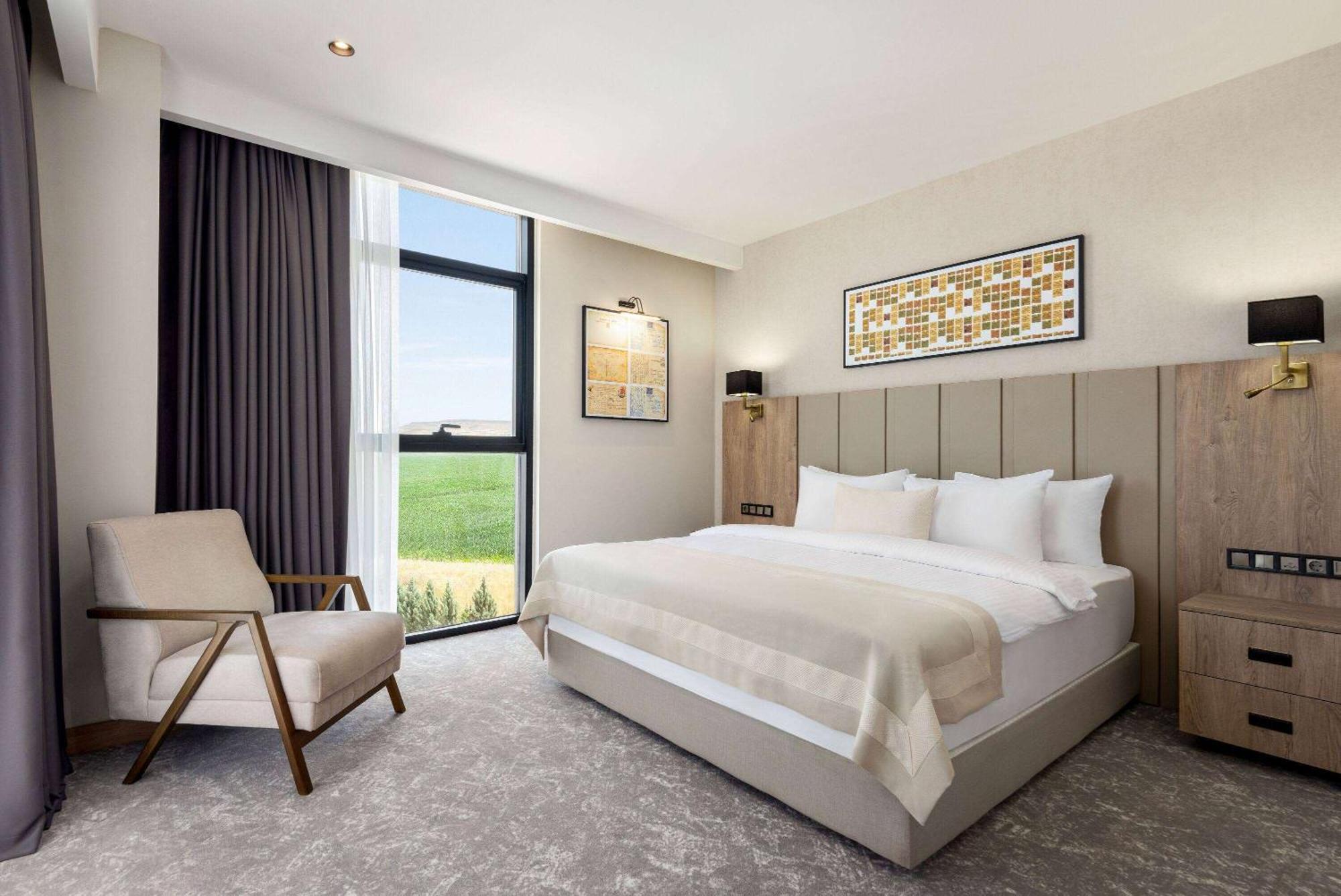 Ramada Plaza By Wyndham Batman Hotel Buitenkant foto