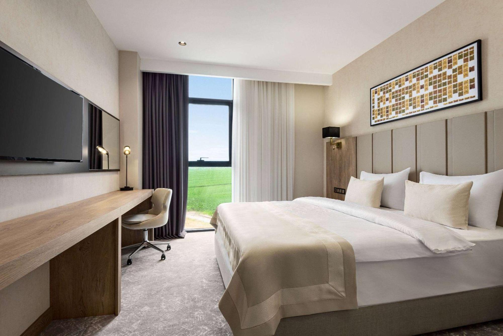 Ramada Plaza By Wyndham Batman Hotel Buitenkant foto