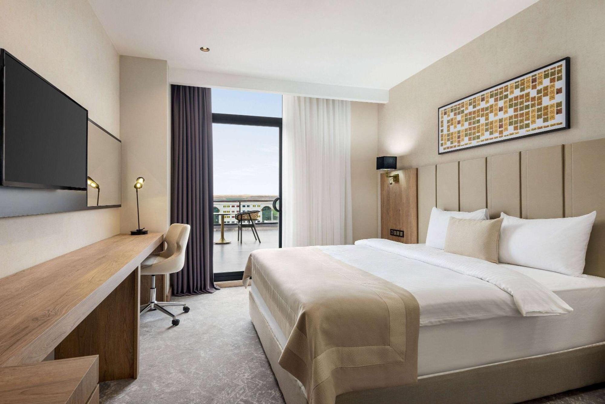 Ramada Plaza By Wyndham Batman Hotel Buitenkant foto